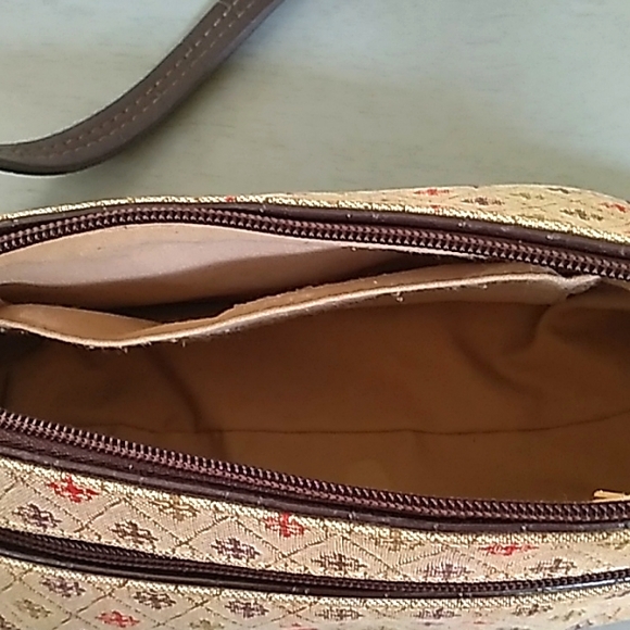 Cute Tan & Multicolor Hand/Shoulder Bag. - Picture 6 of 9